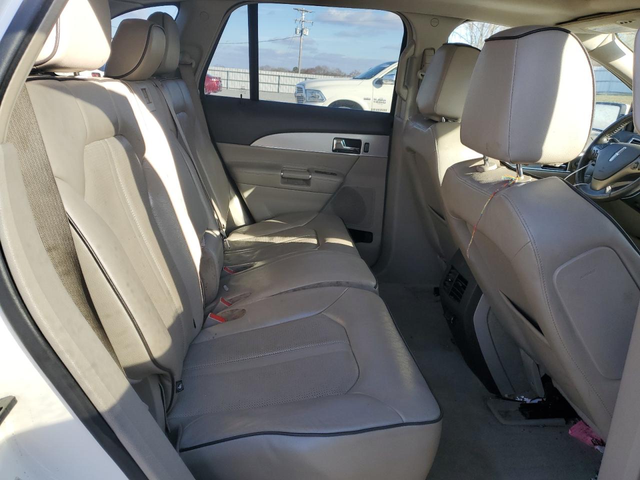 2012 Lincoln MKX - Image 12