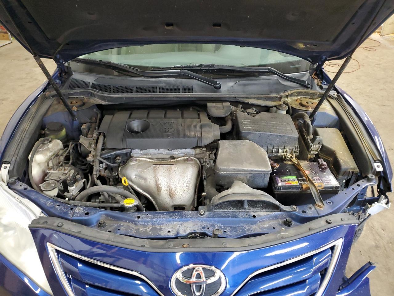 2011 Toyota Camry - Image 12