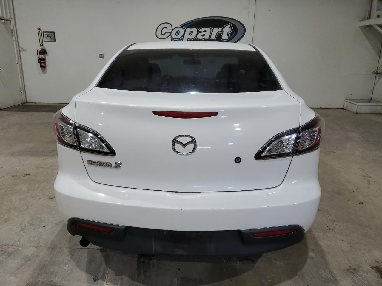 2011 Mazda 3 - Image 6