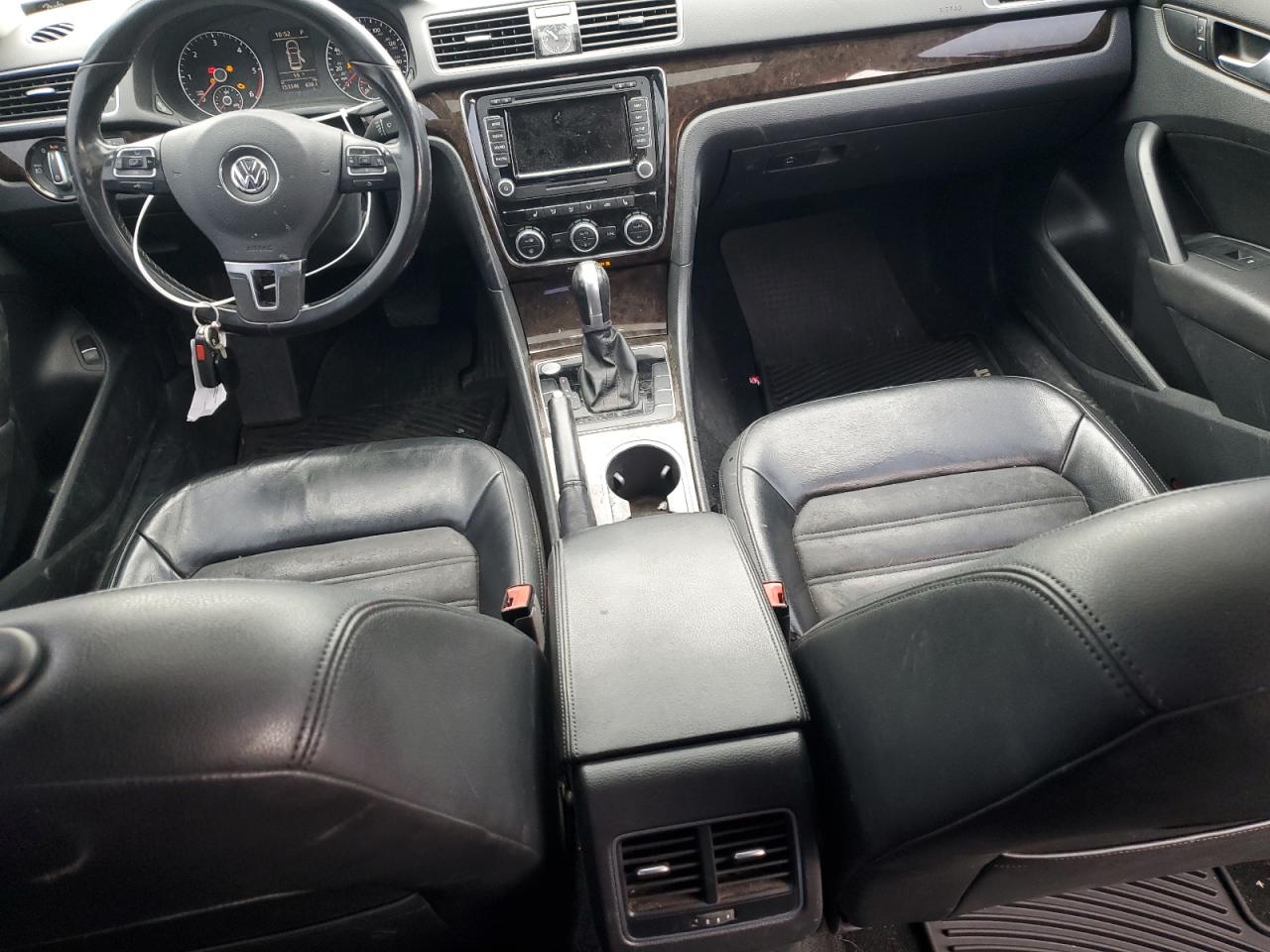 2015 Volkswagen Passat - Image 8