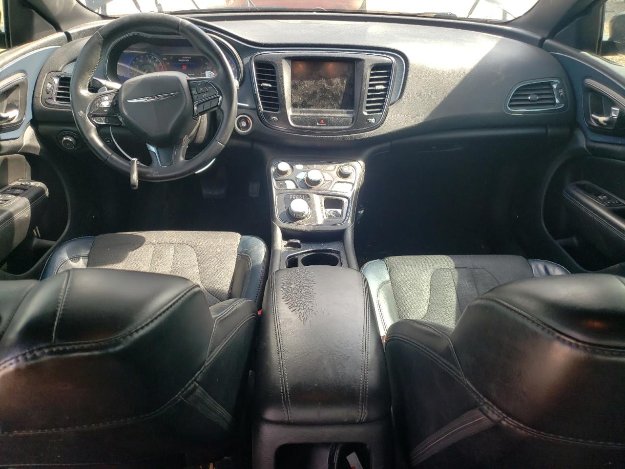 2016 Chrysler 200 - Image 8