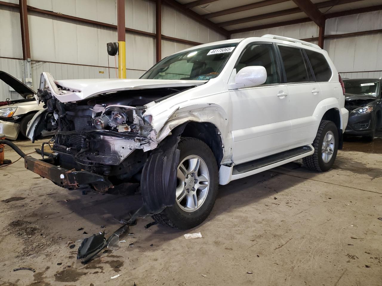 2005 Lexus GX - Image 1