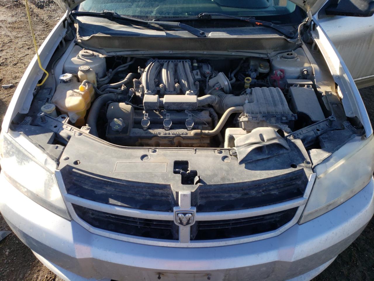 2010 Dodge Avenger - Image 11