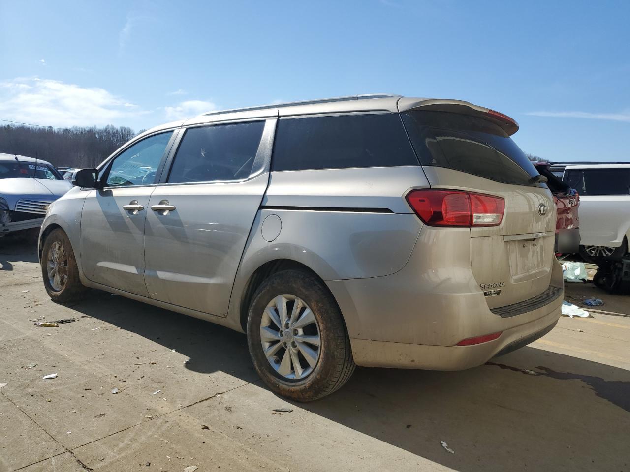 2015 Kia Sedona - Image 2