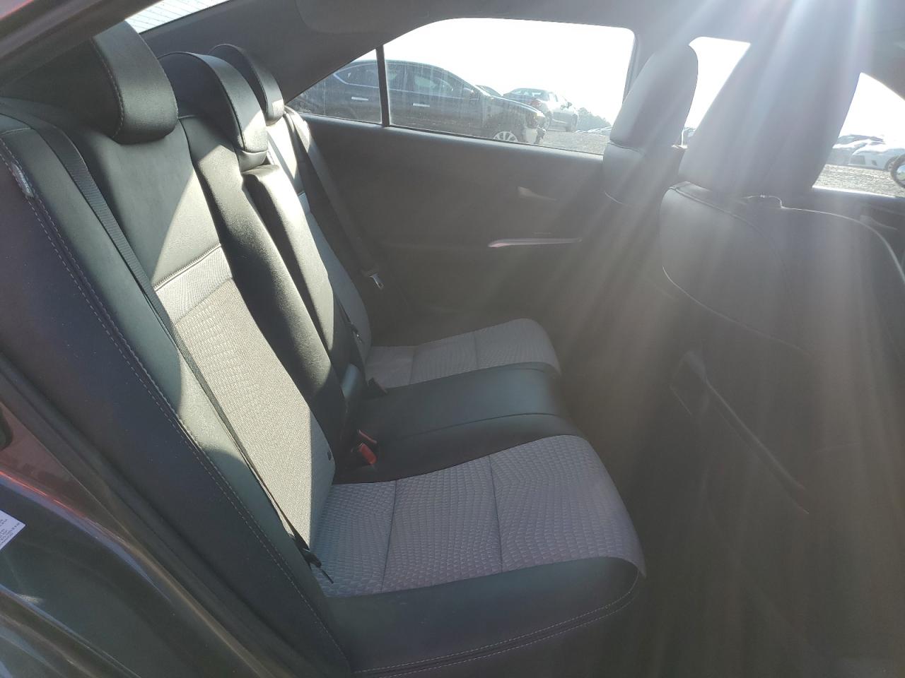 2013 Toyota Camry - Image 10