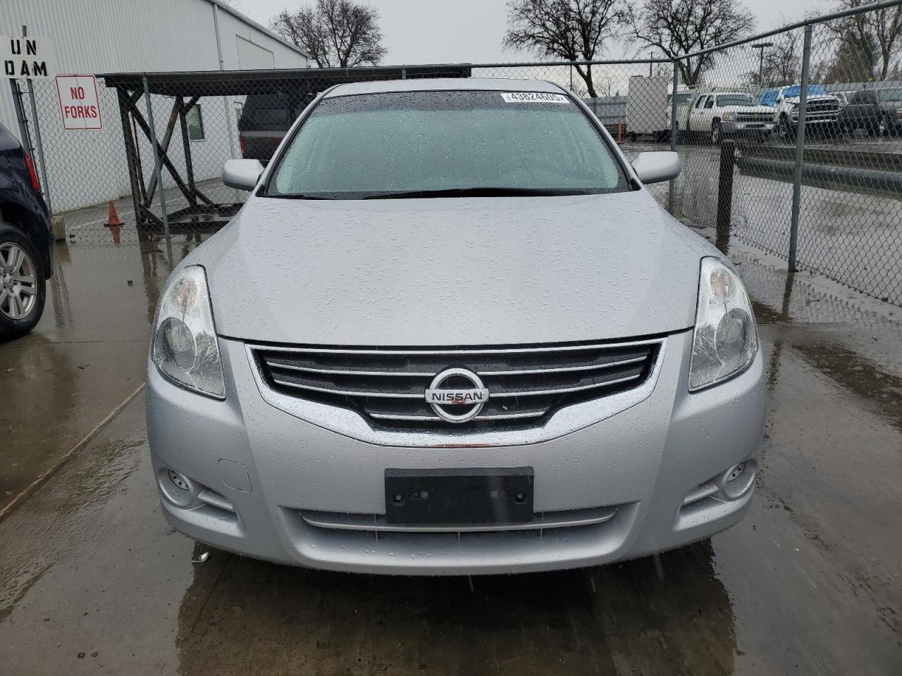 2010 Nissan Altima - Image 5