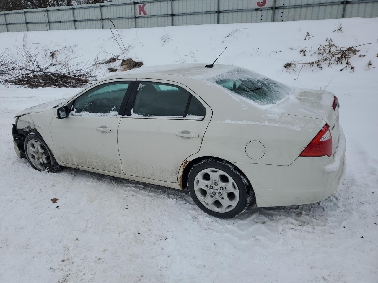 2010 Ford Fusion - Image 2