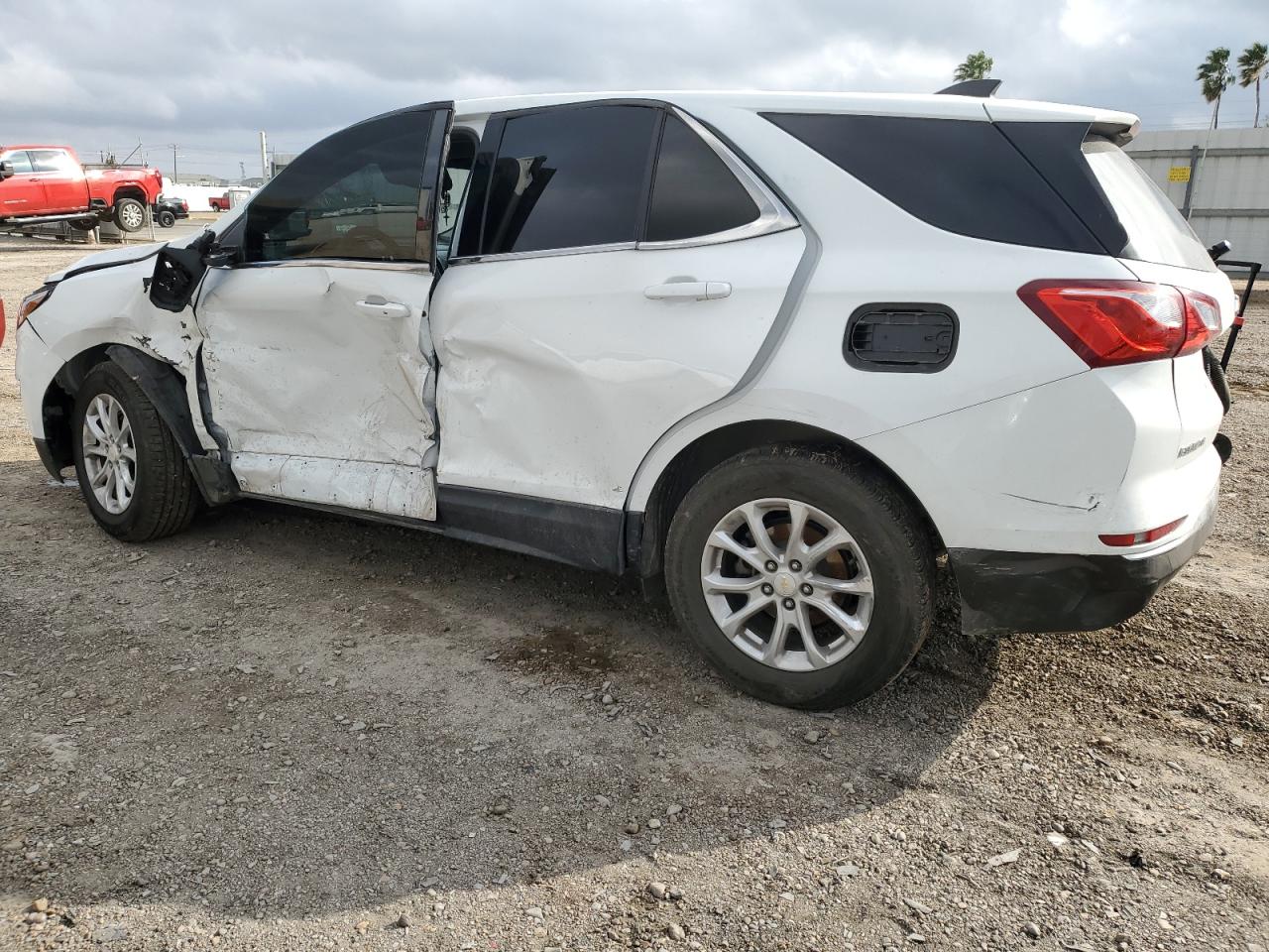 2020 Chevrolet Equinox - Image 2