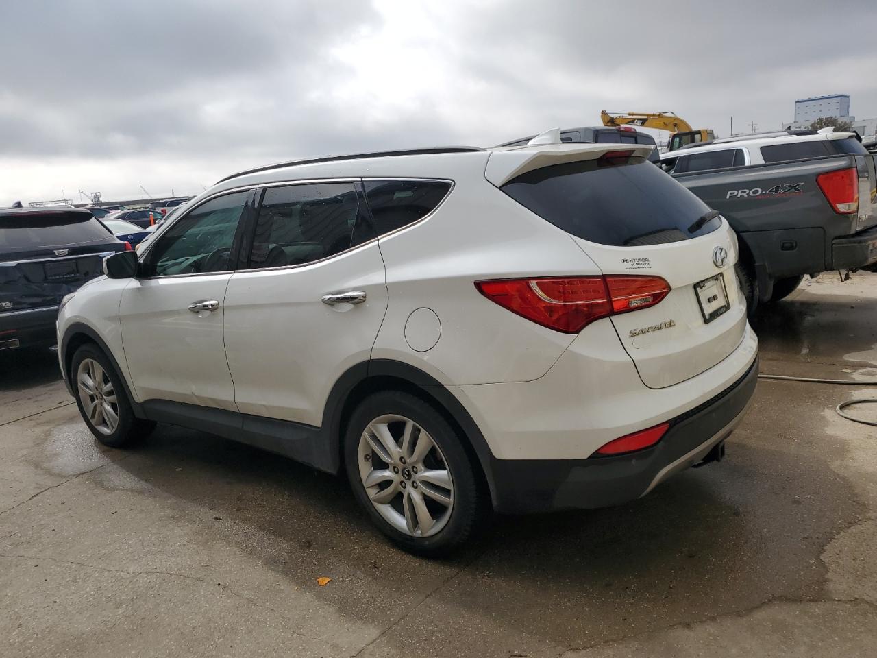 2015 Hyundai Santa Fe - Image 2