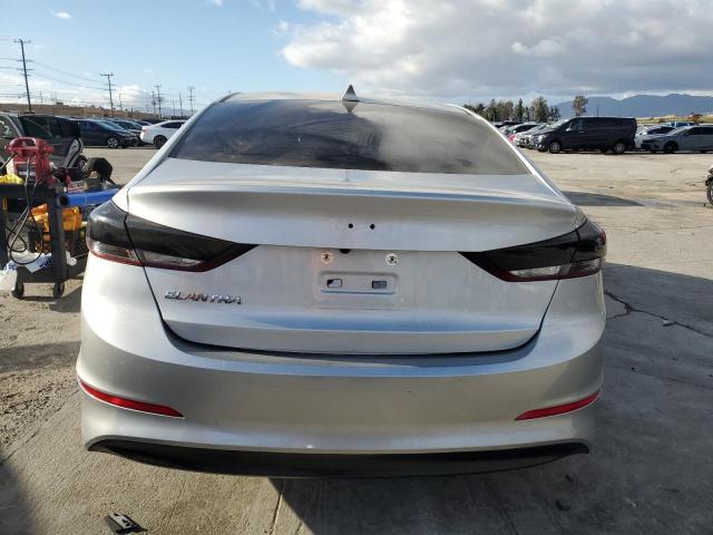 Седани HYUNDAI ELANTRA 2017 Сріблястий