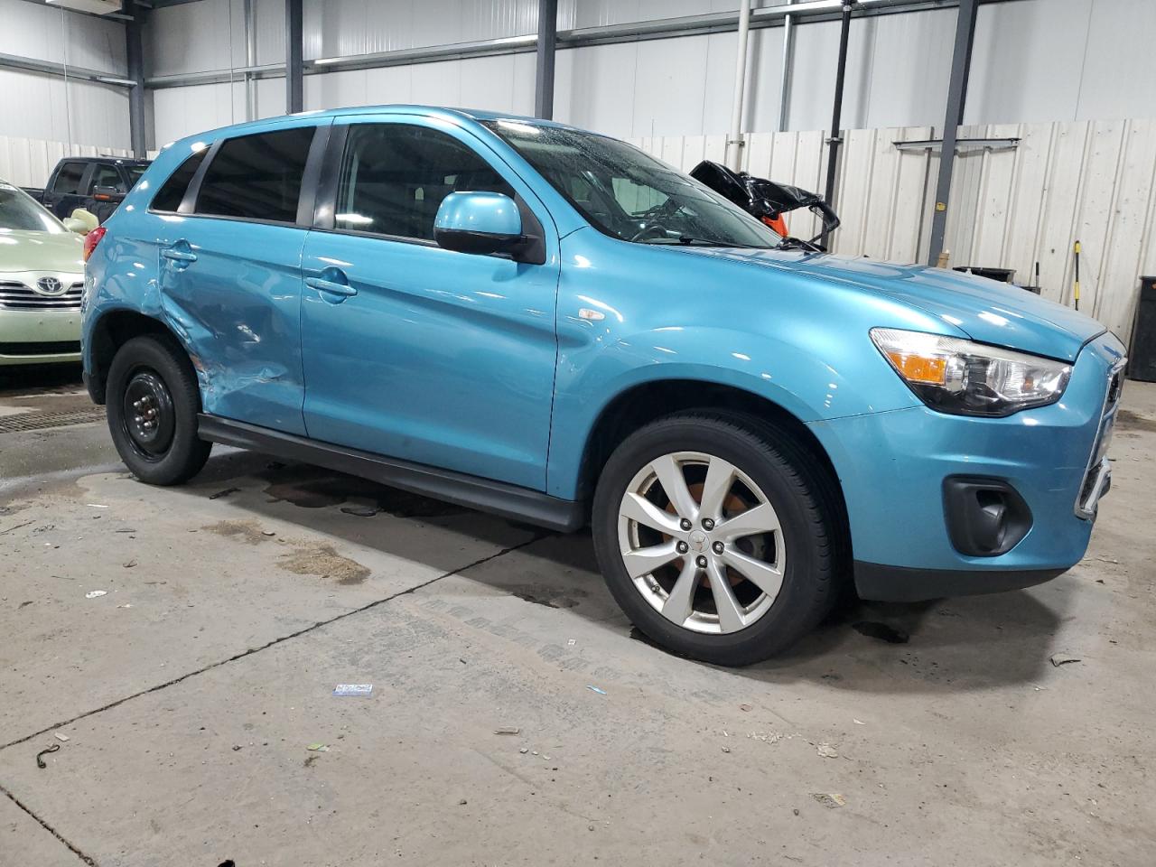 2014 Mitsubishi Outlander - Image 4