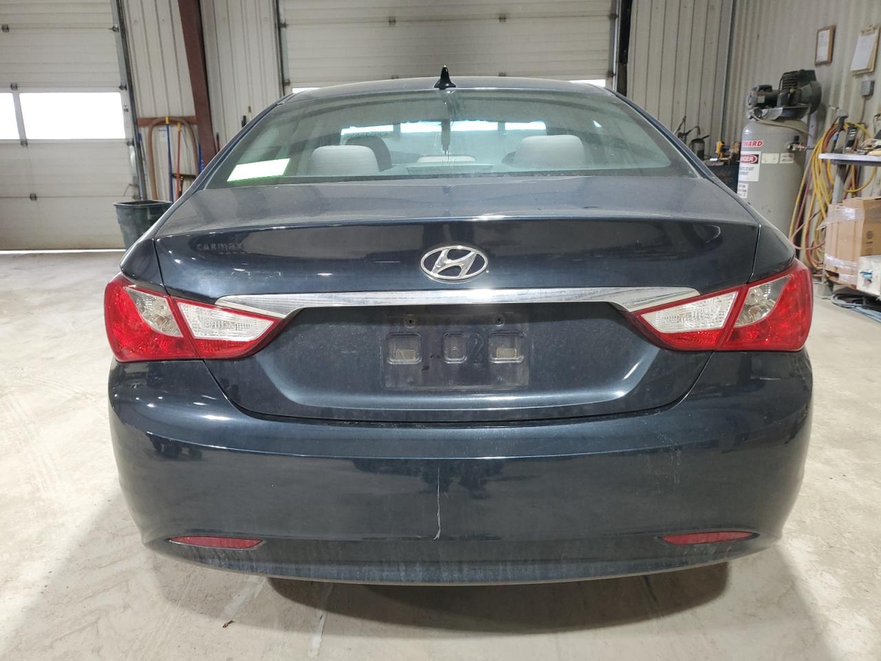 2011 Hyundai Sonata - Image 6