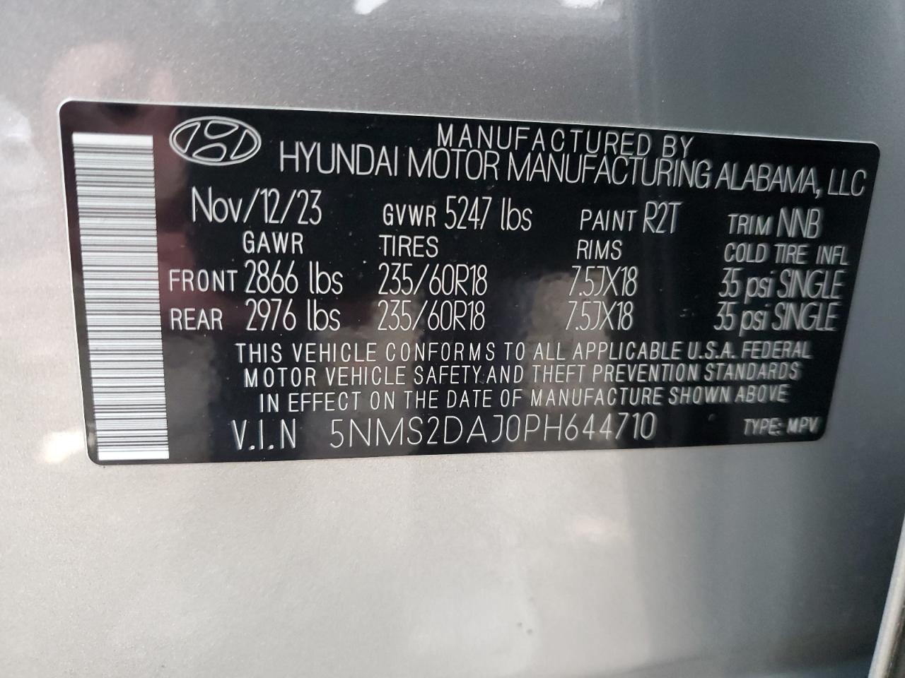 2023 Hyundai Santa Fe - Image 13