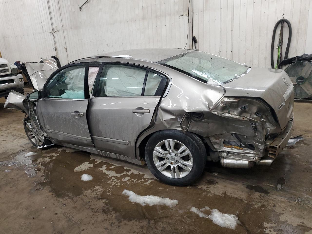 2011 Nissan Altima - Image 2