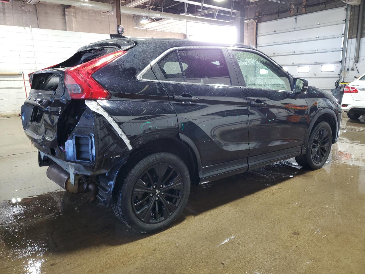 2019 Mitsubishi Eclipse - Image 3