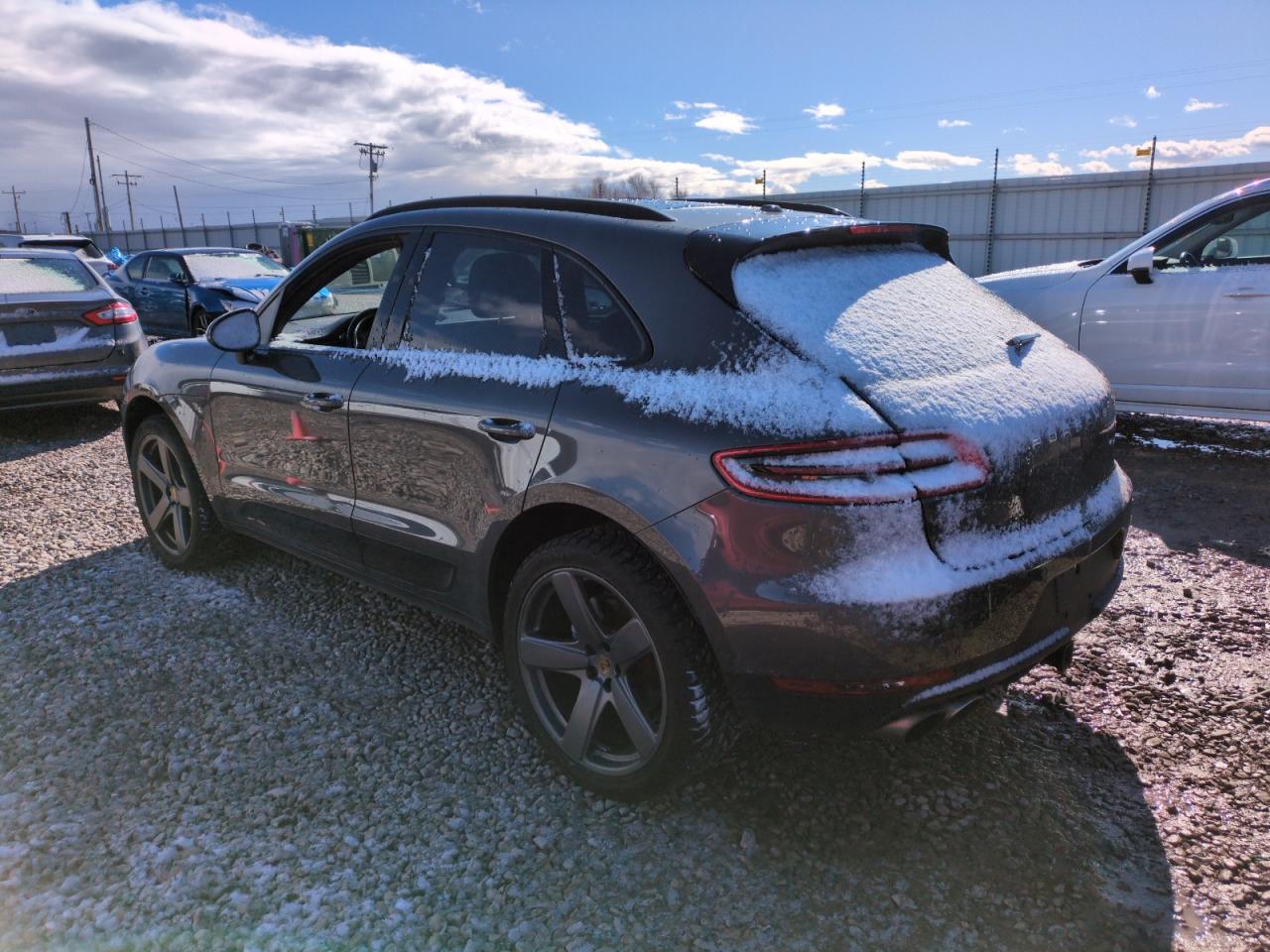 2016 Porsche Macan - Image 2