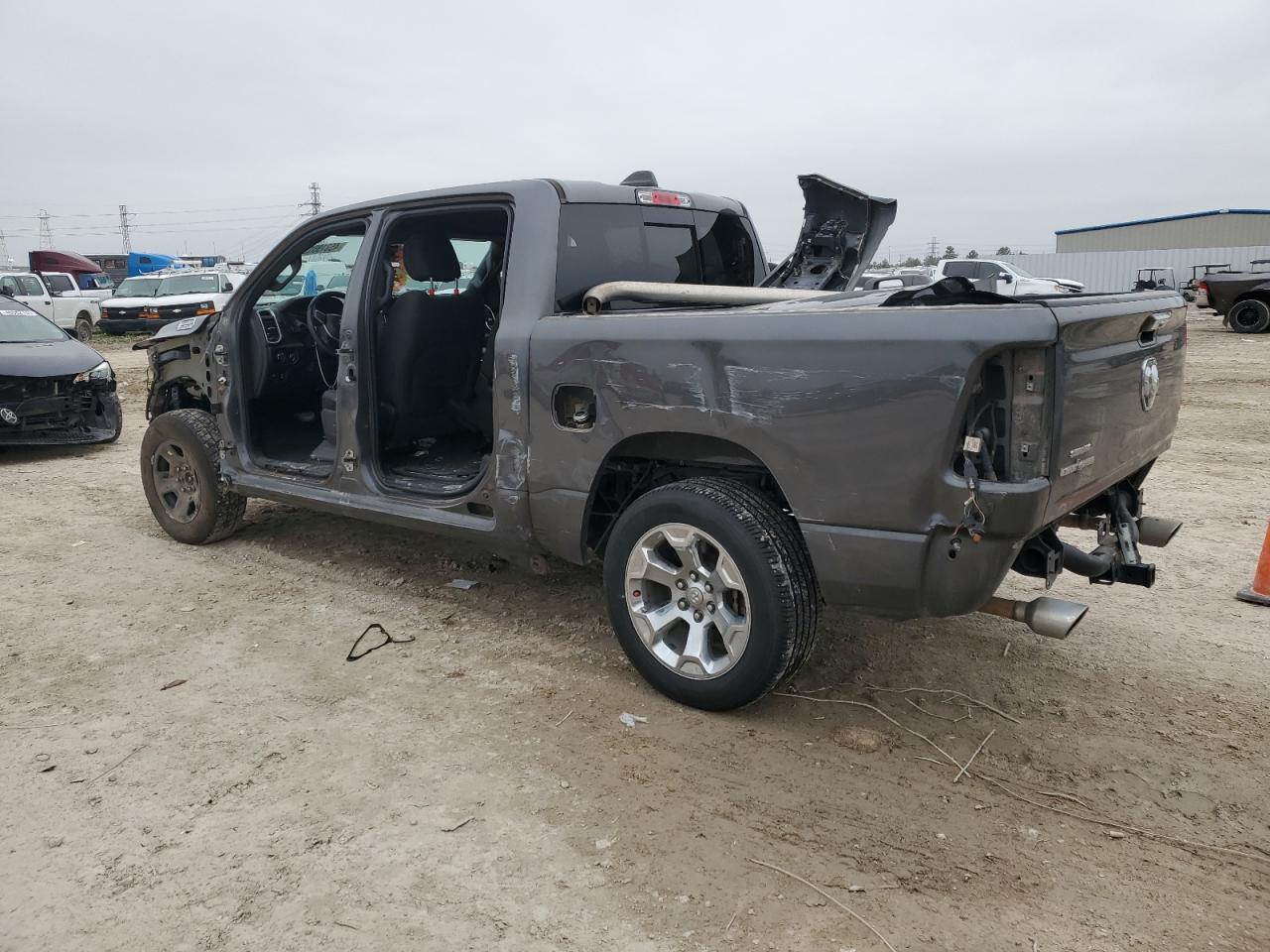 2020 RAM 1500 - Image 2