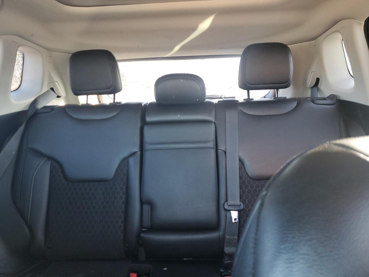 2018 Jeep Compass - Image 10