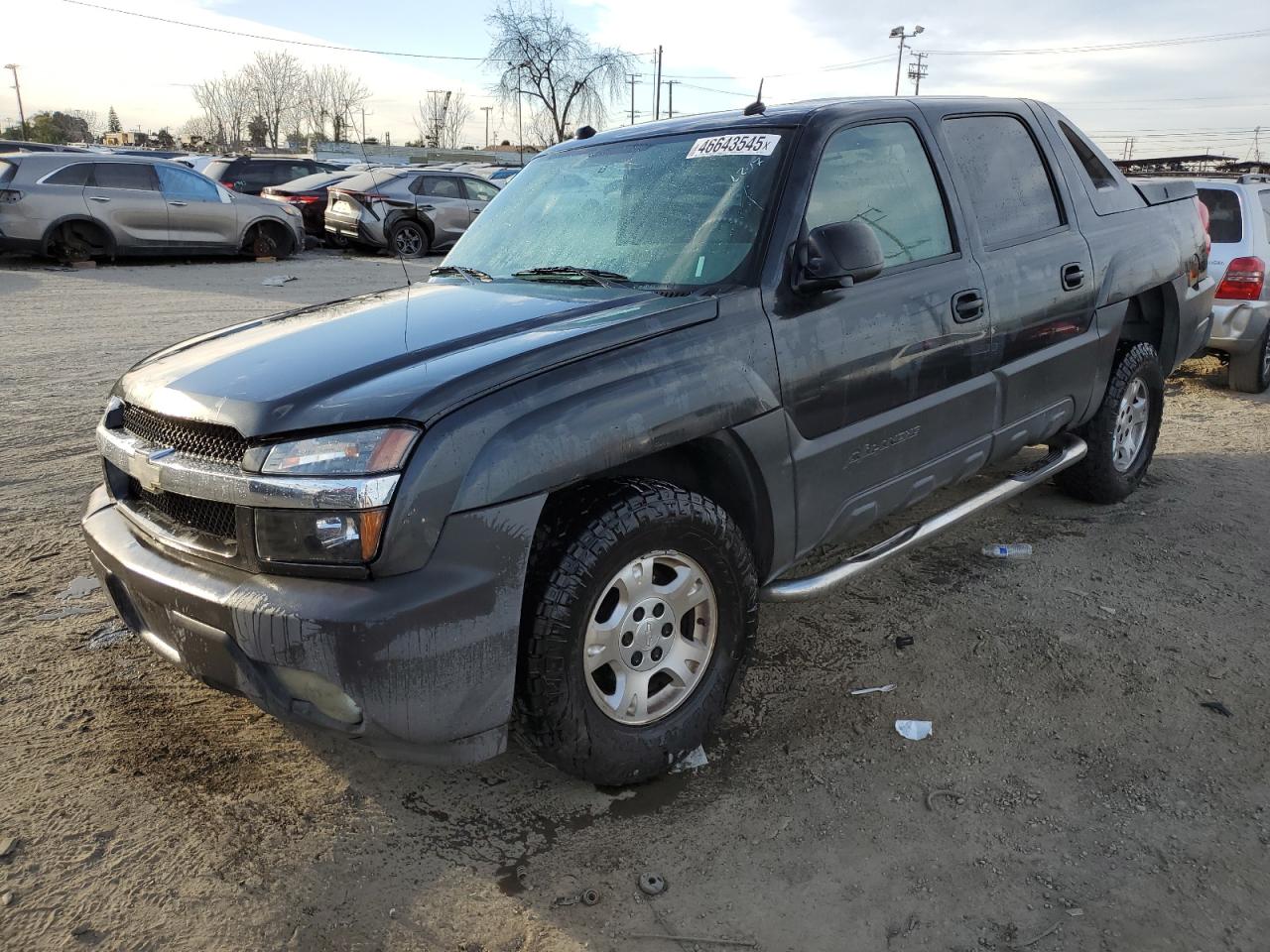 2005 Chevrolet Avalanche - Image 1
