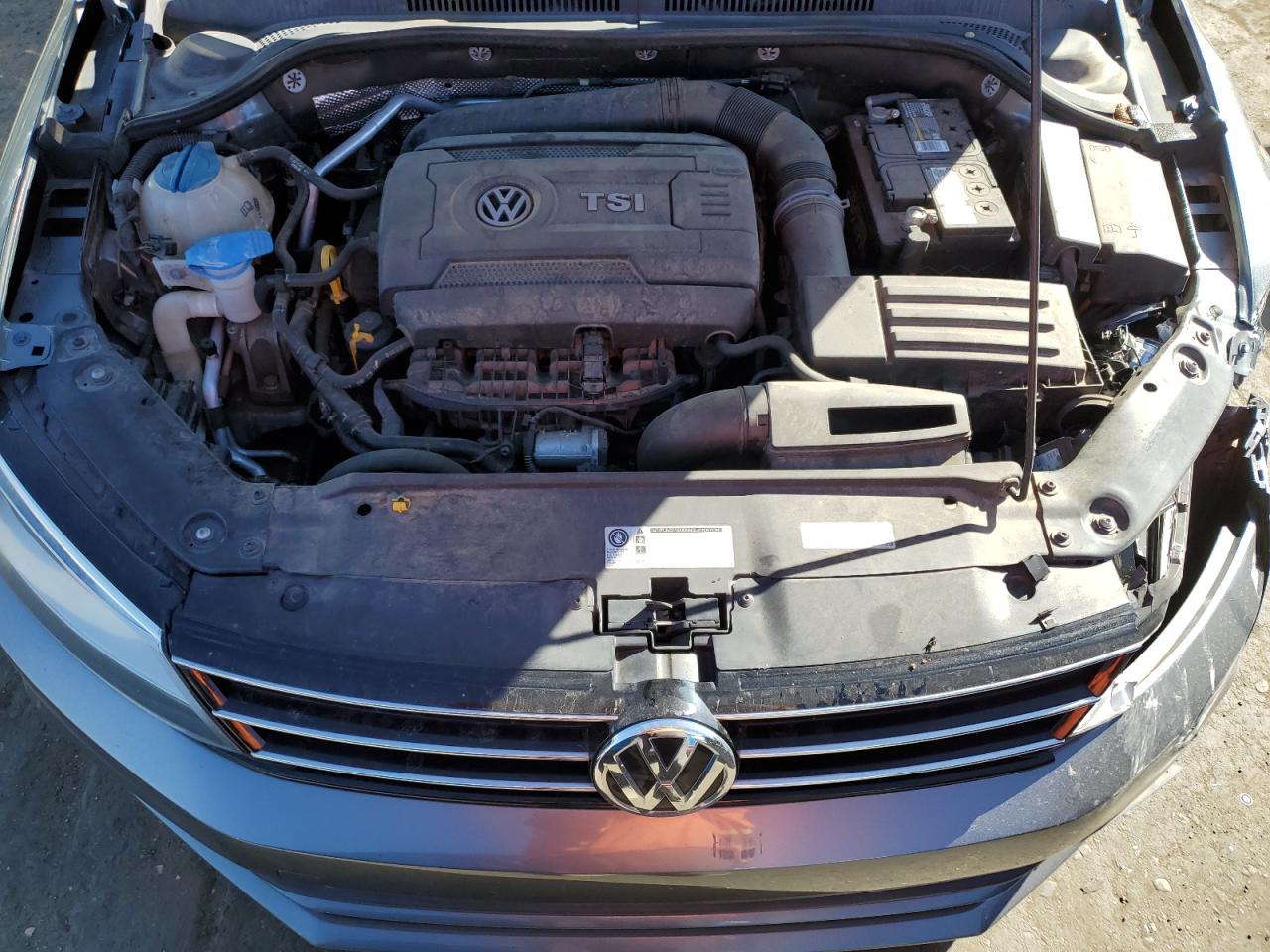2015 Volkswagen Jetta - Image 11