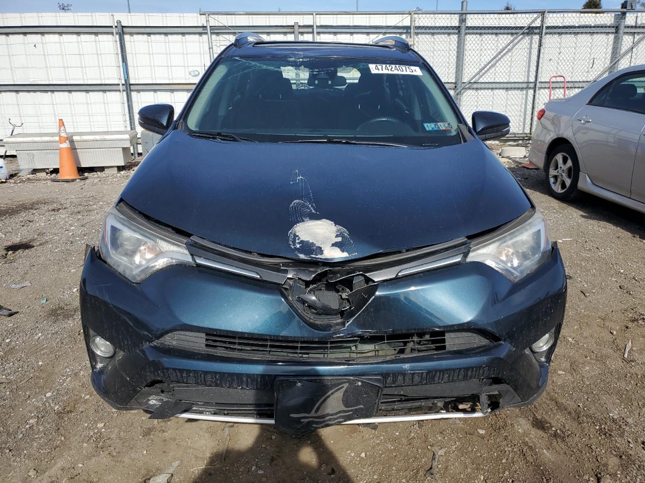 2017 Toyota RAV 4 - Image 5