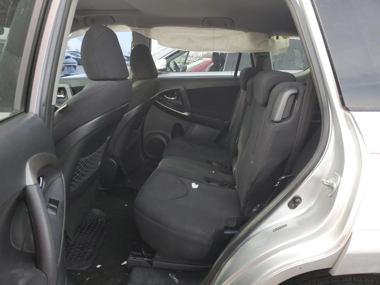 2010 Toyota RAV 4 - Image 10