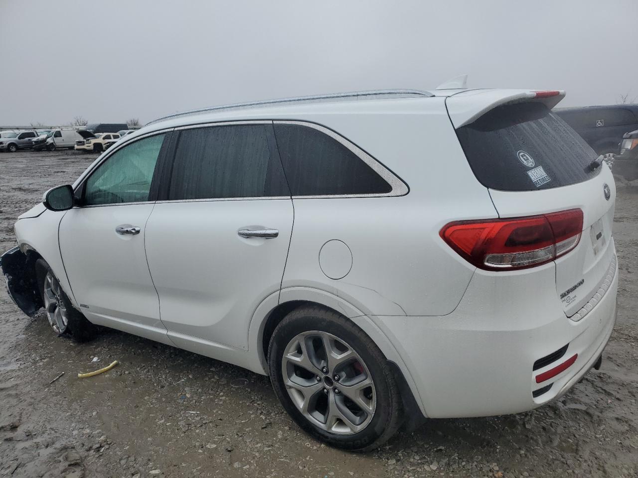 2016 Kia Sorento - Image 2