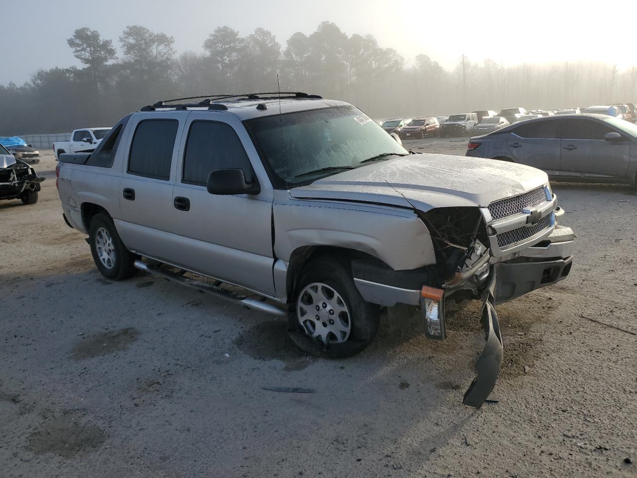 2004 Chevrolet Avalanche - Image 4