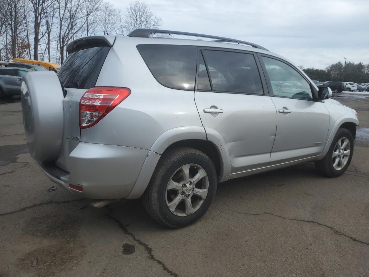2010 Toyota RAV 4 - Image 3