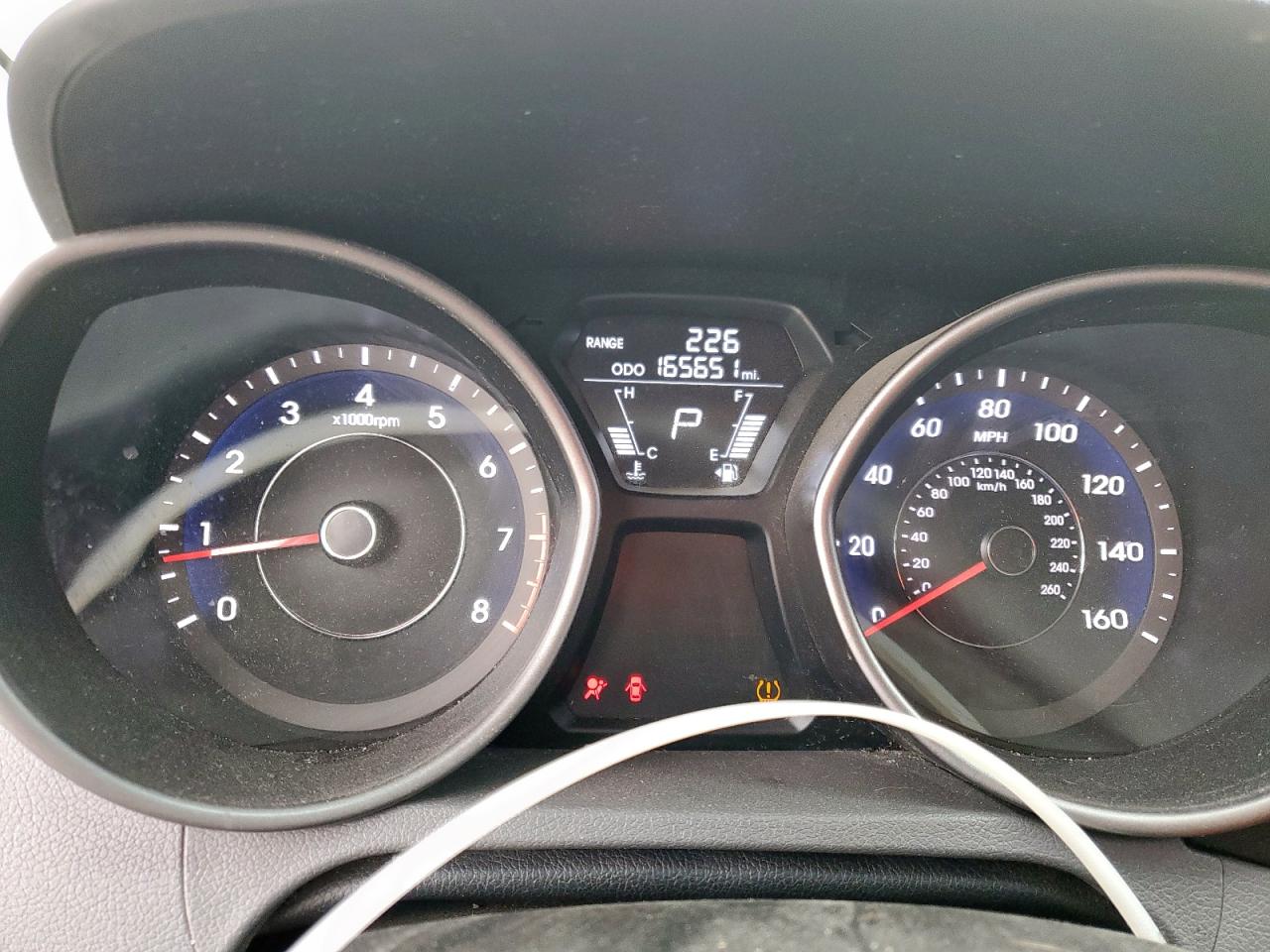 2013 Hyundai Elantra - Image 9