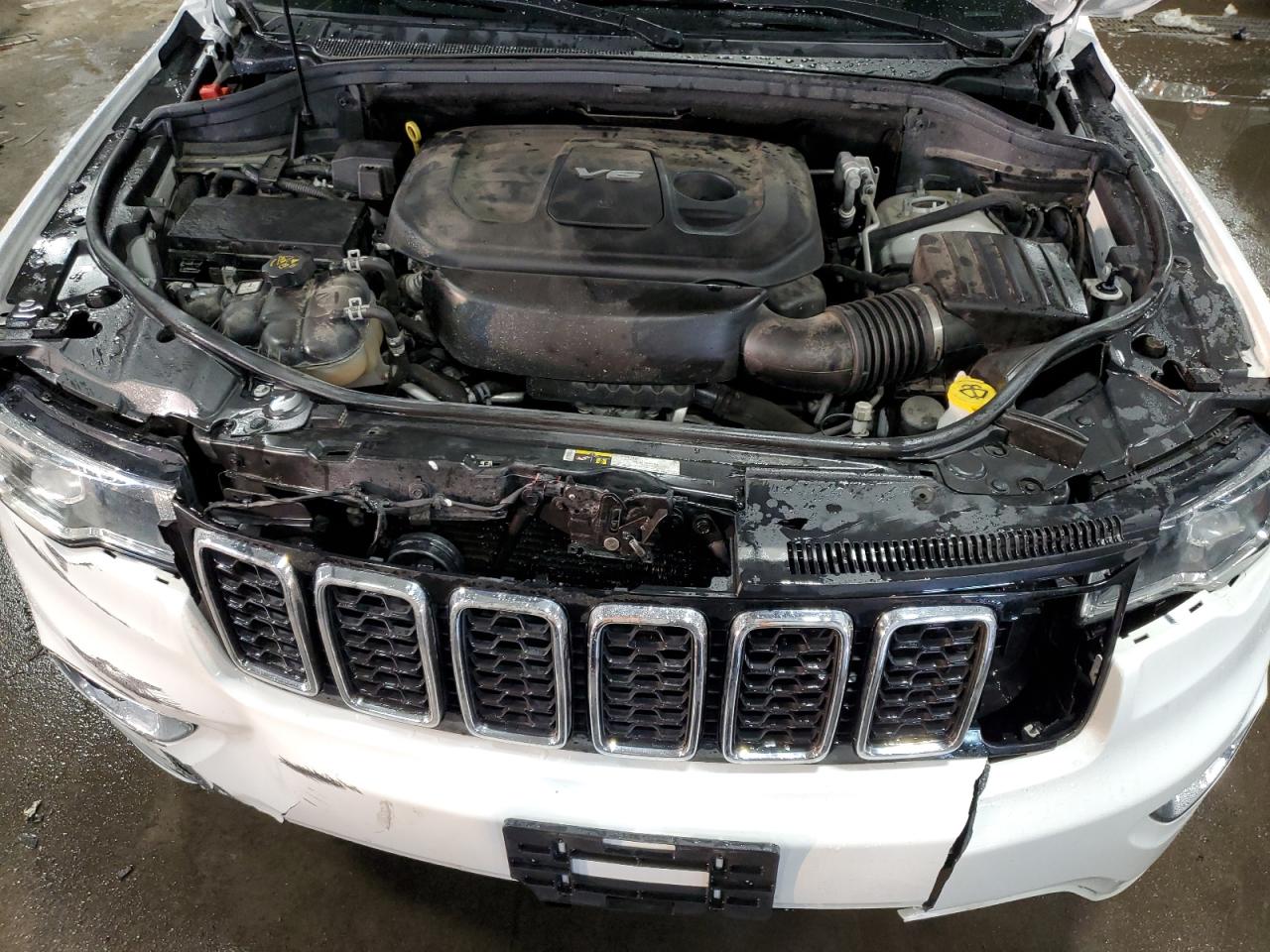 2018 Jeep Grand Cherokee - Image 13