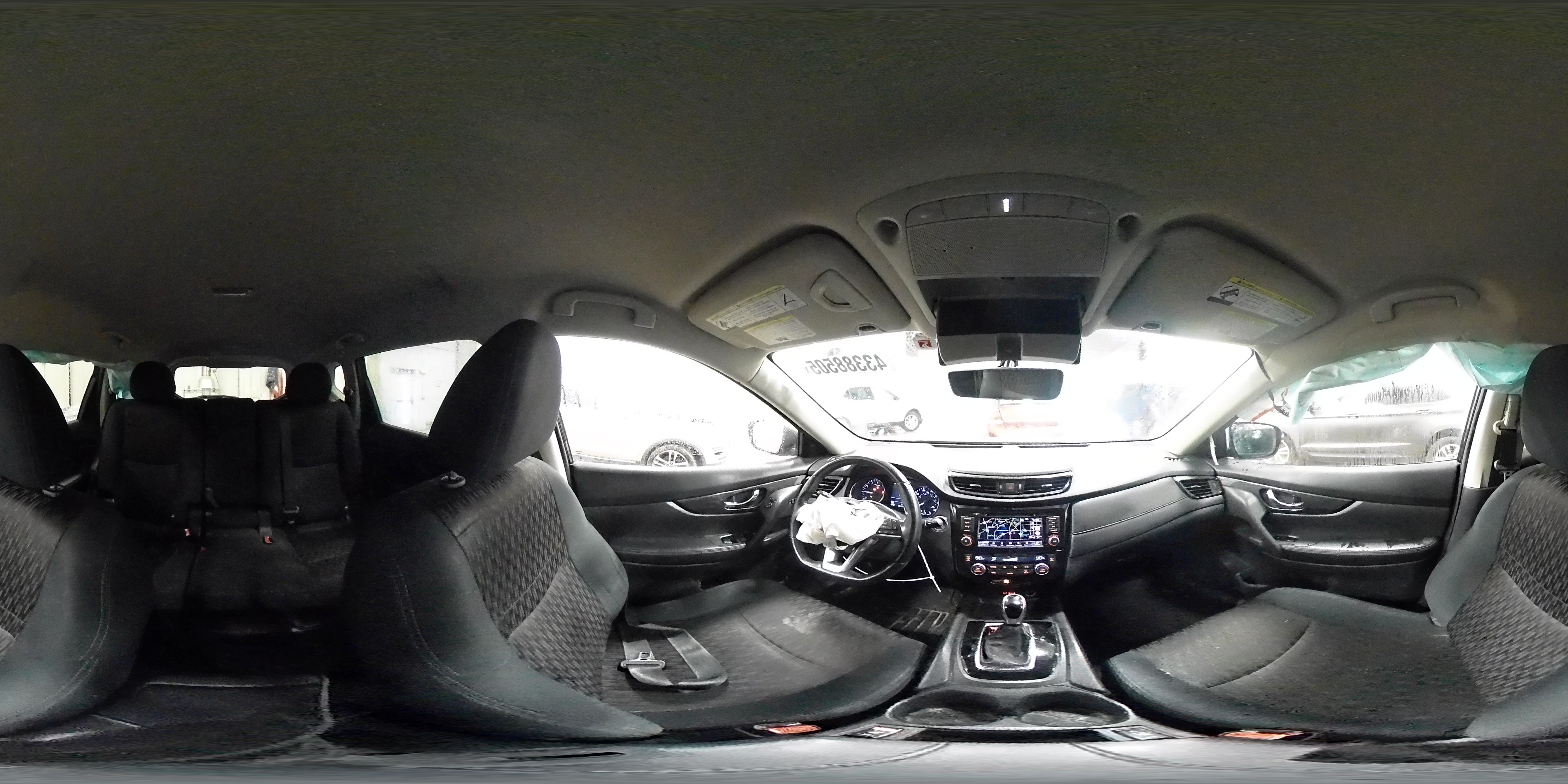 2018 Nissan Rogue - Image 15