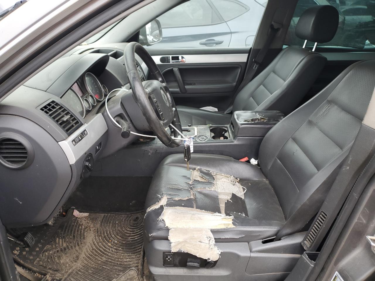 2008 Volkswagen Touareg - Image 7