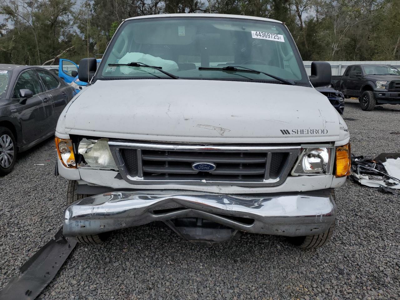 2005 Ford Econoline - Image 5