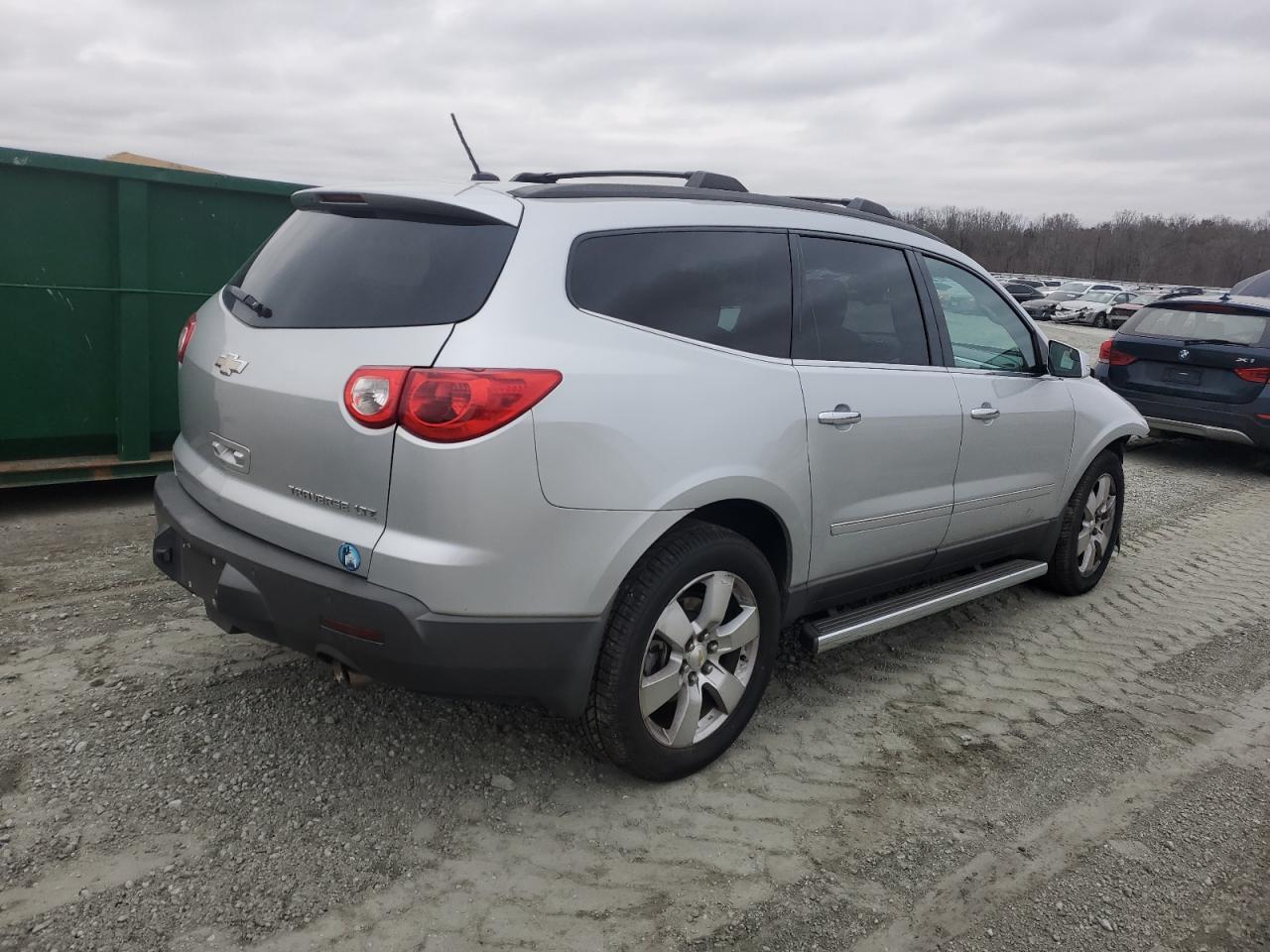 2011 Chevrolet Traverse - Image 3