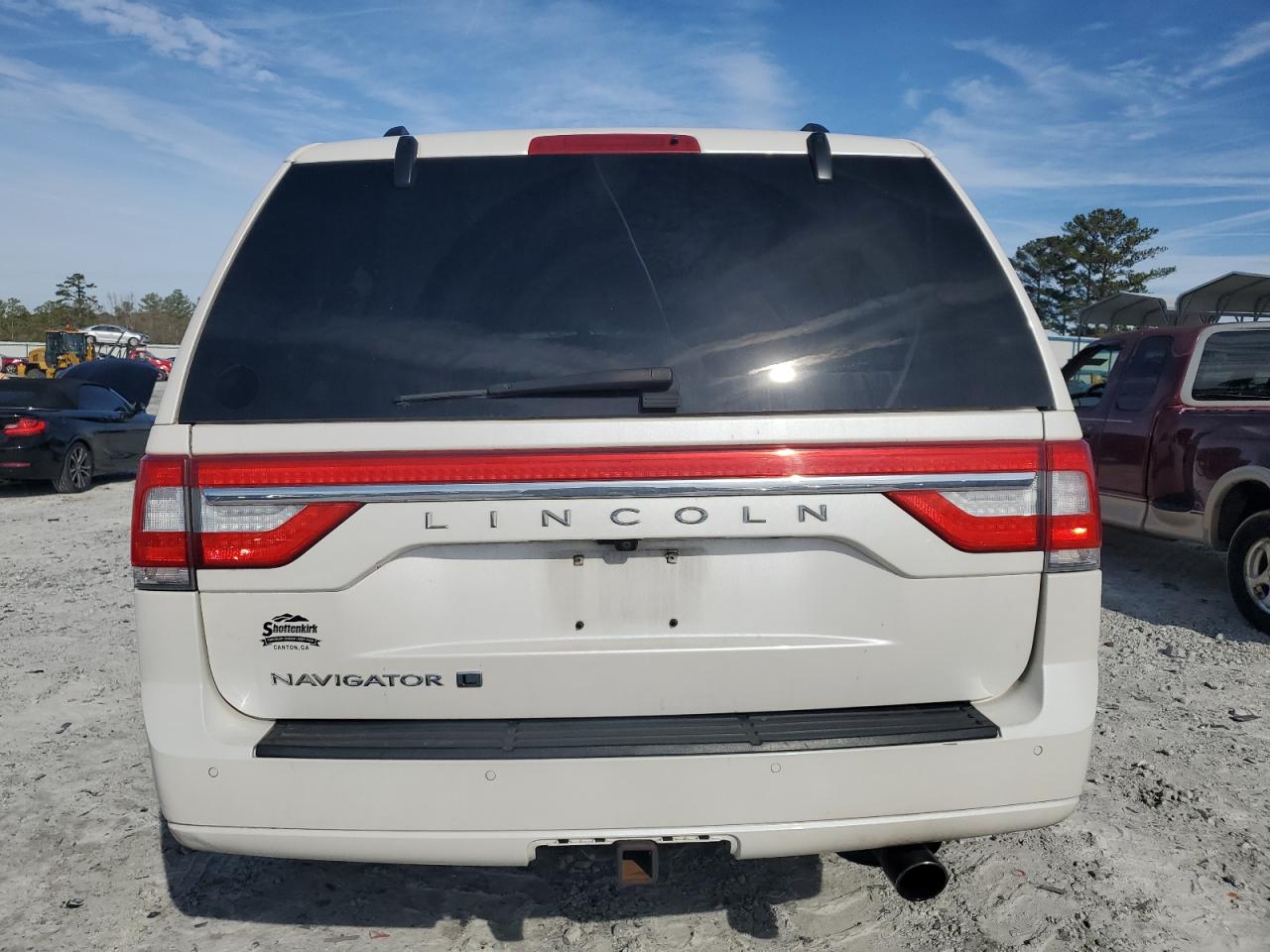 2017 Lincoln Navigator - Image 6