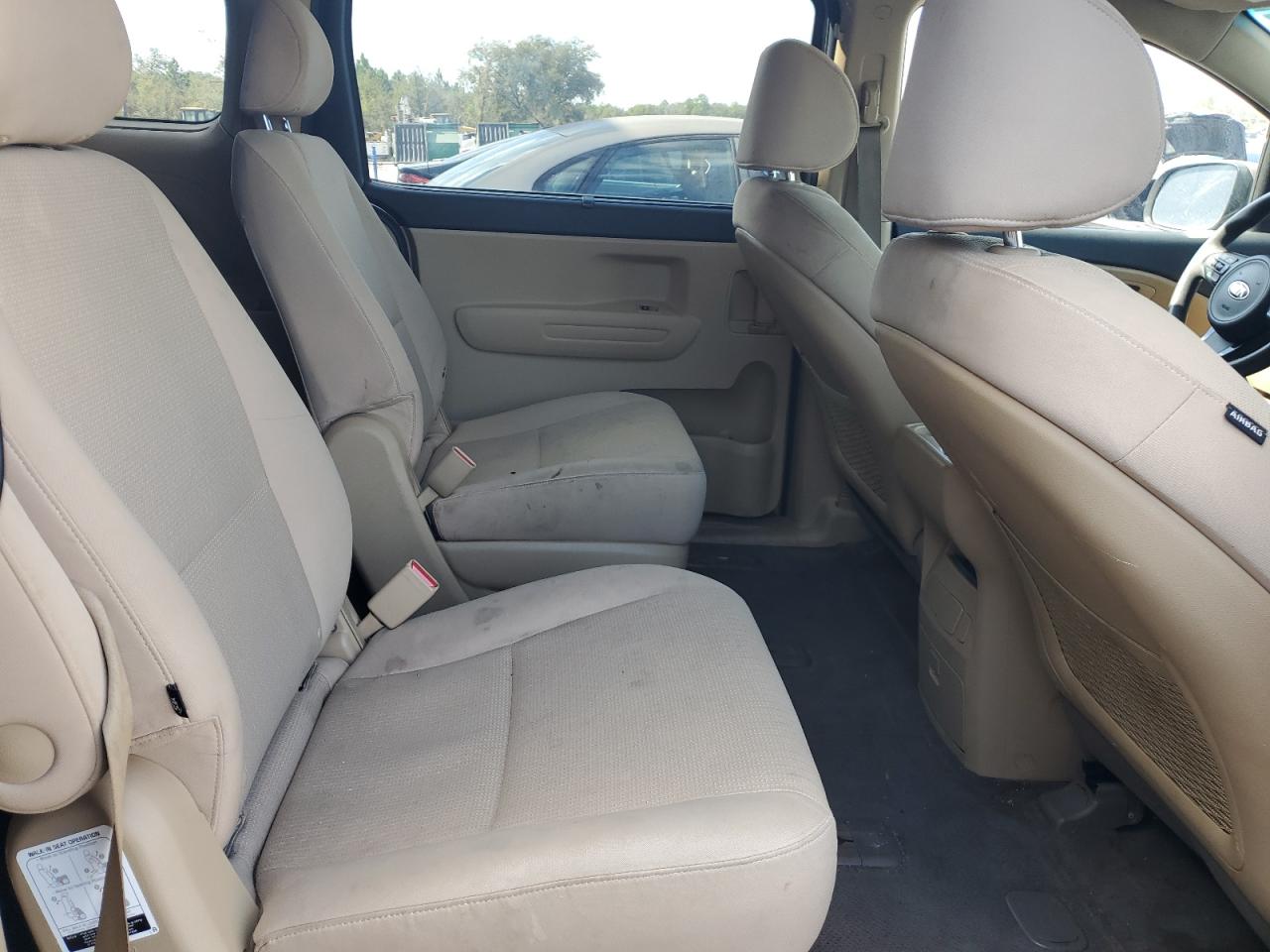 2016 Kia Sedona - Image 11