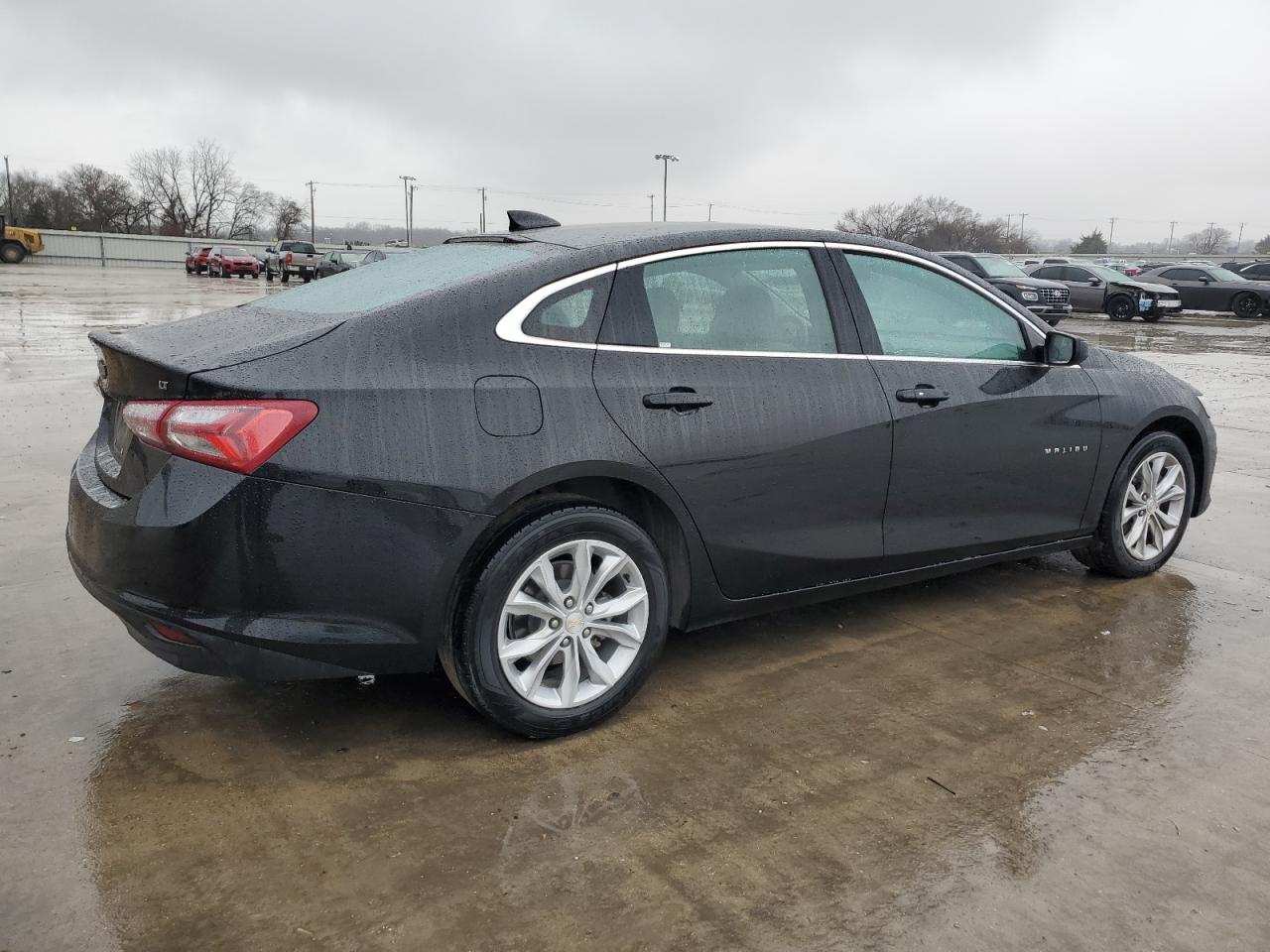 2022 Chevrolet Malibu - Image 3