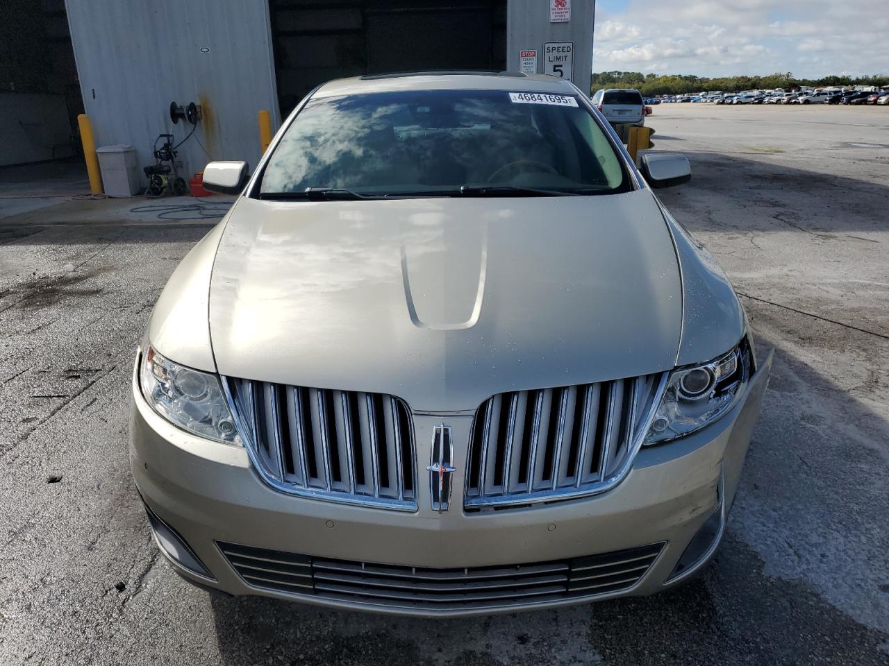 2011 Lincoln MKS - Image 5