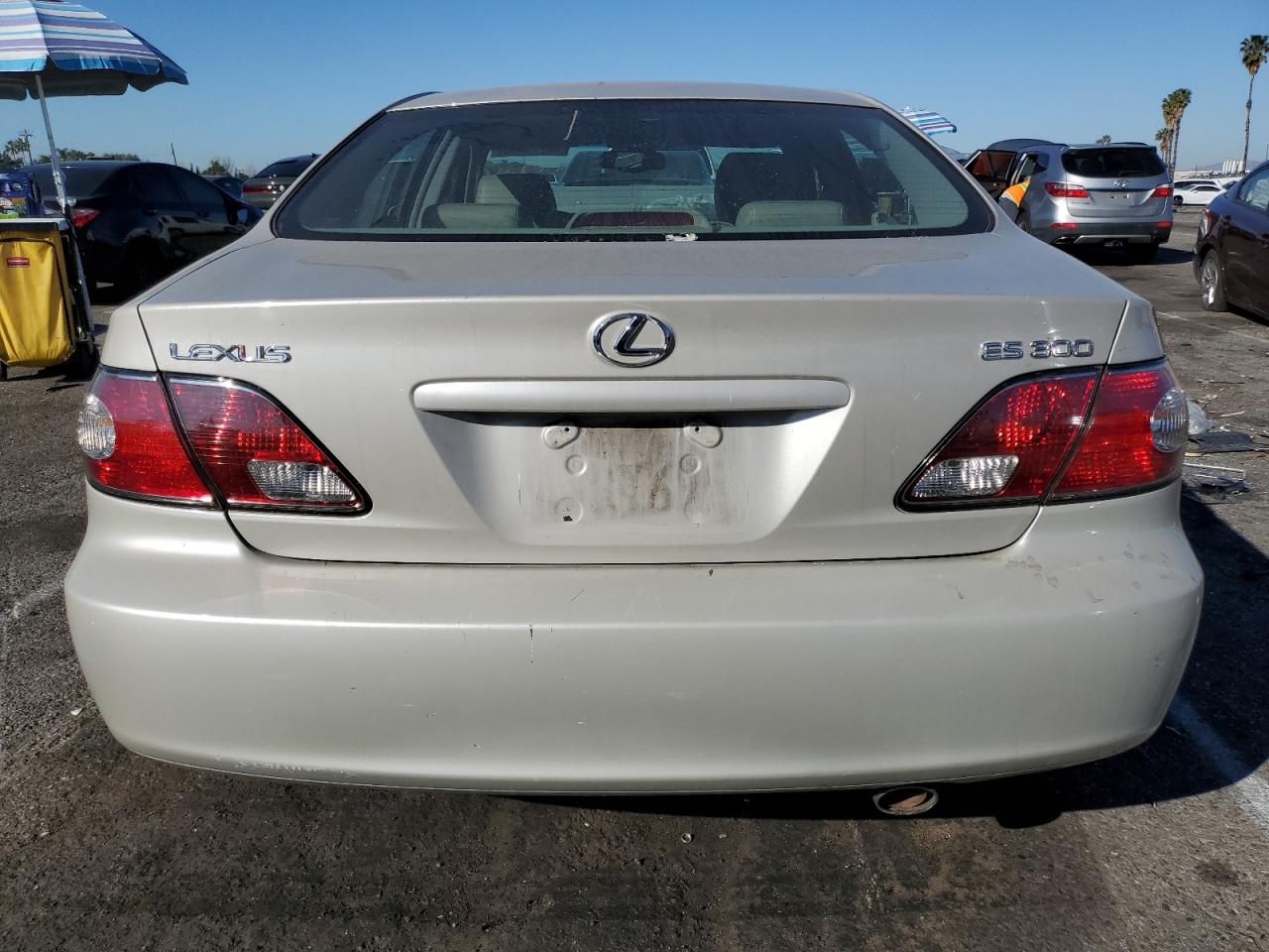 2002 Lexus ES - Image 6