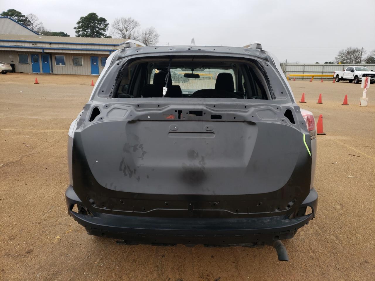 2016 Toyota RAV 4 - Image 6
