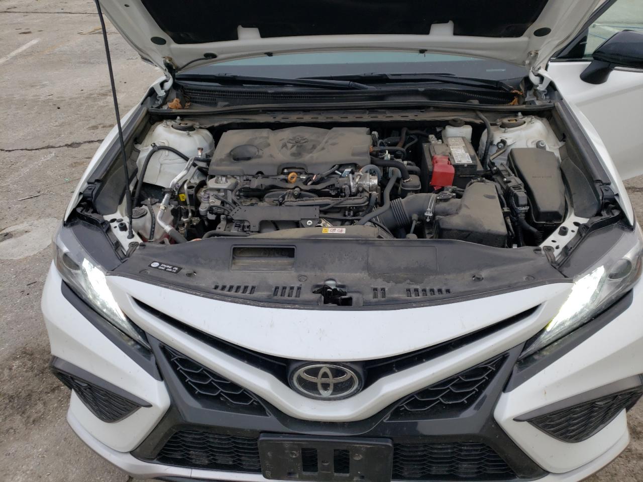 2022 Toyota Camry - Image 13