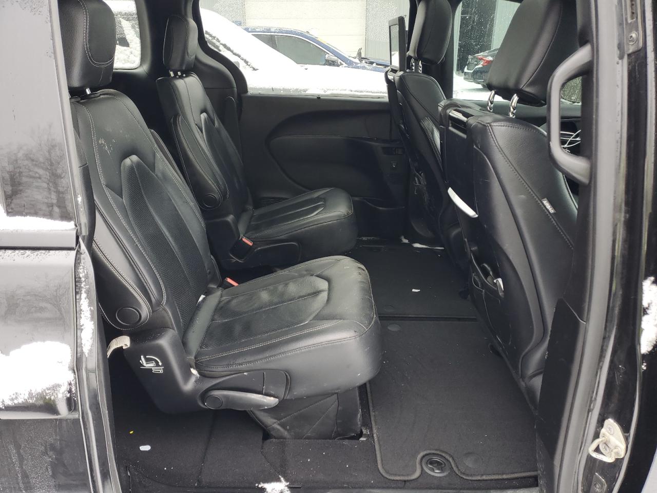 2019 Chrysler Pacifica - Image 11