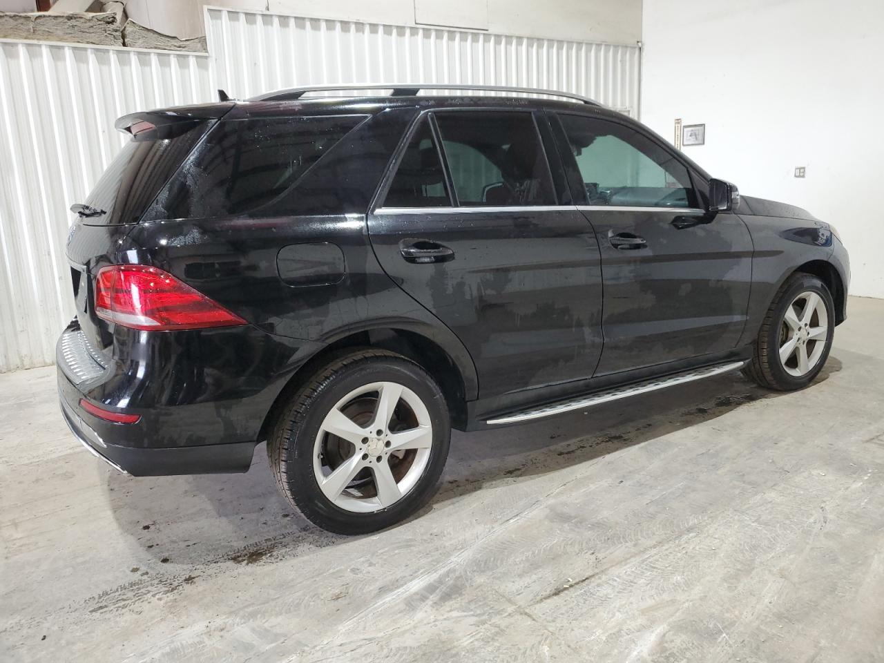2016 Mercedes-Benz GLE - Image 3
