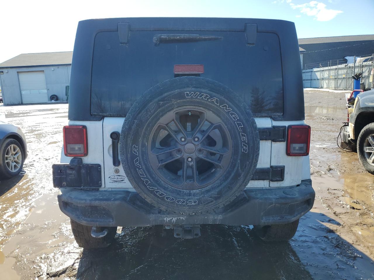 2016 Jeep Wrangler - Image 6