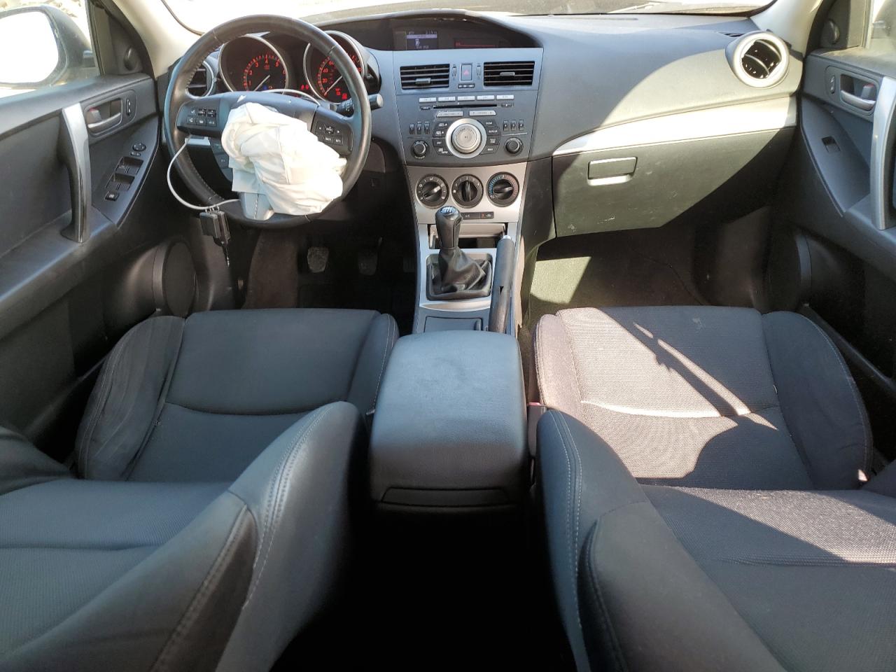 2011 Mazda 3 - Image 8