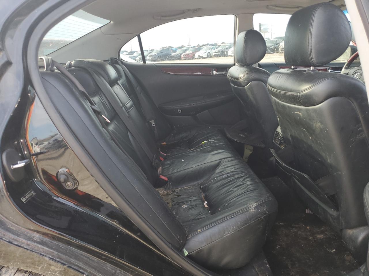 2003 Lexus ES - Image 10