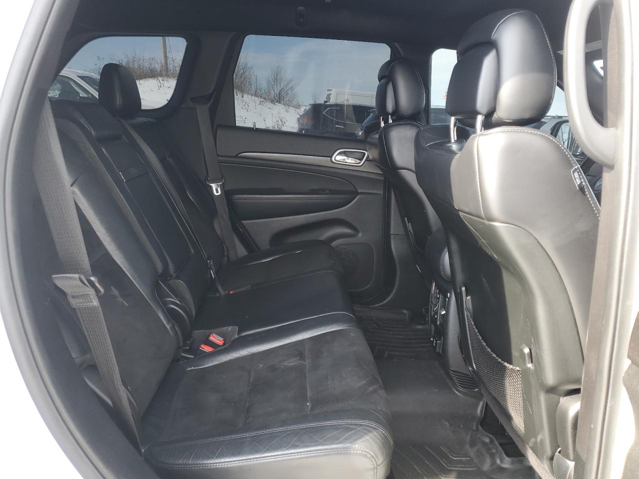 2017 Jeep Grand Cherokee - Image 11