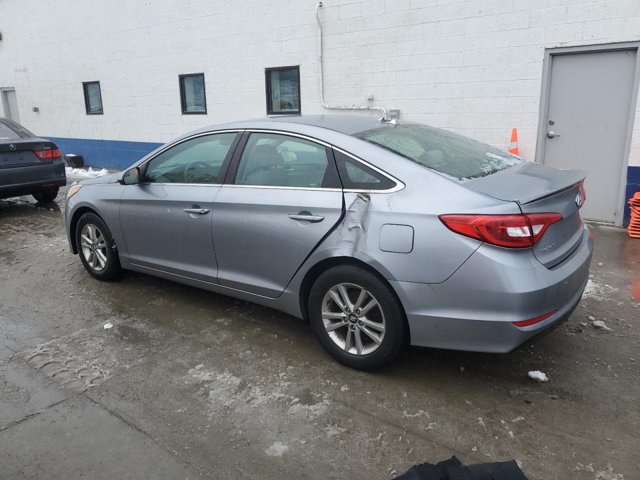 2016 Hyundai Sonata - Image 2