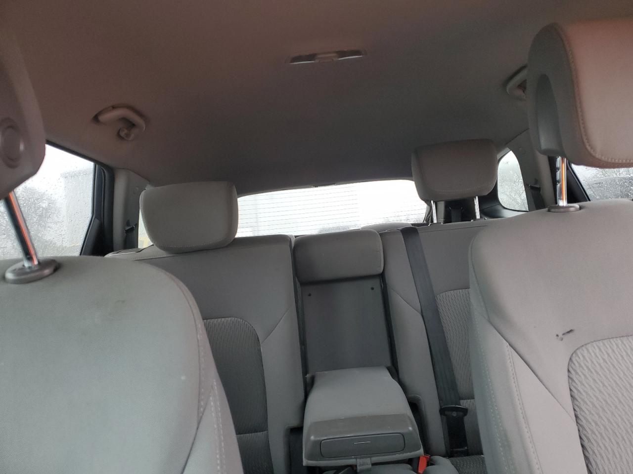 2017 Hyundai Santa Fe - Image 10